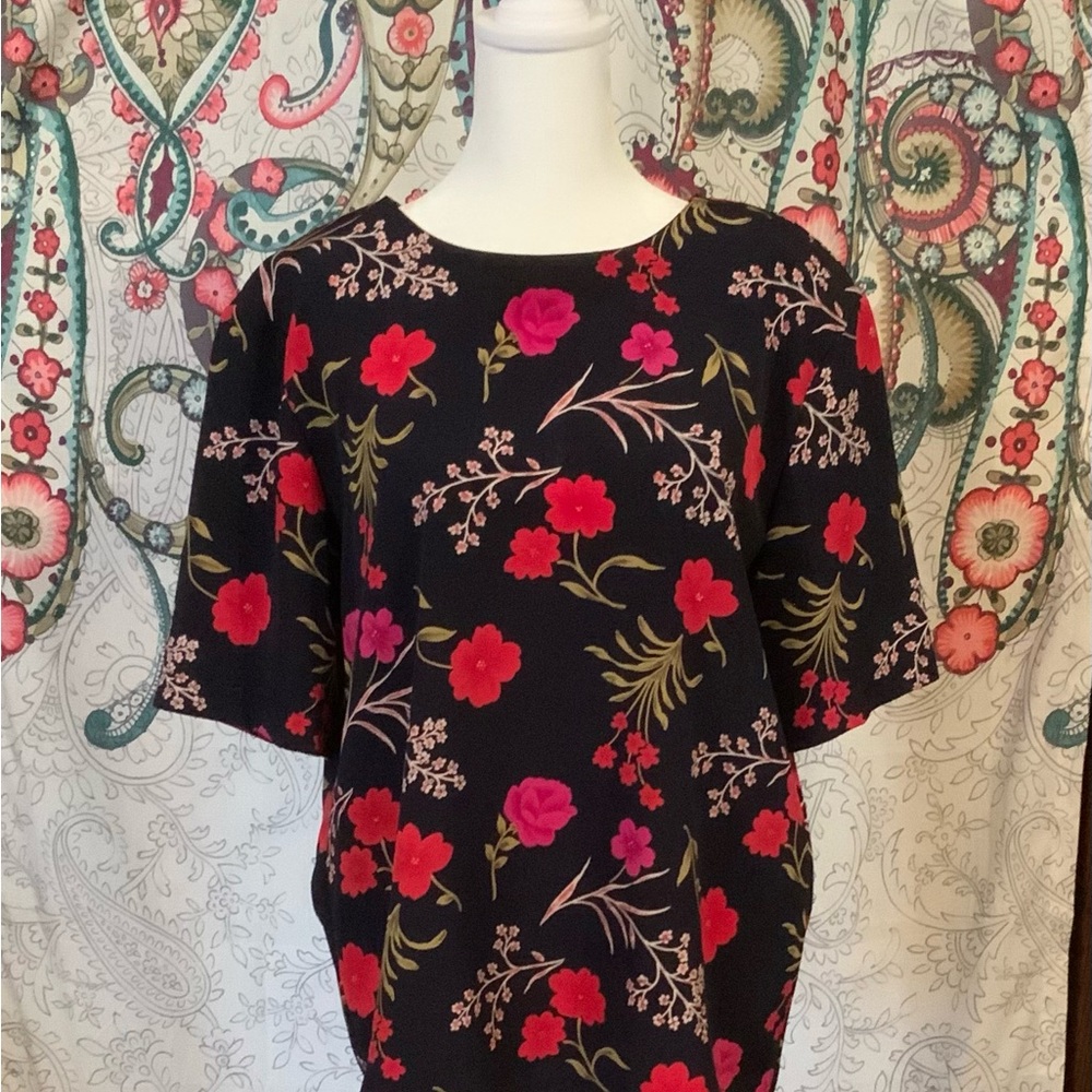 NWOT Notations Medium Navy Blue Blouse Red and Pink Floral Design Shoulder Pads